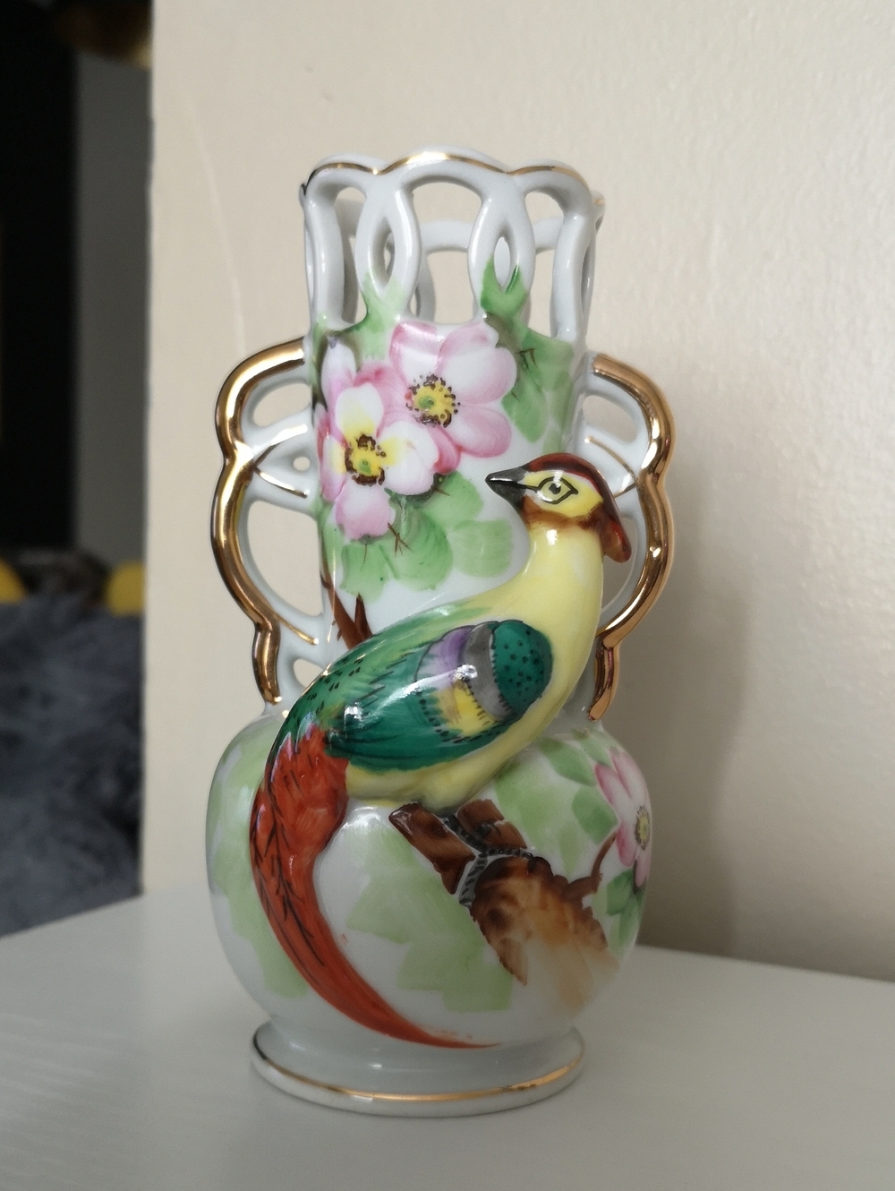 Beautiful Vintage Made in Occupied Japan Vase w Bird Hand-painted Floral Design